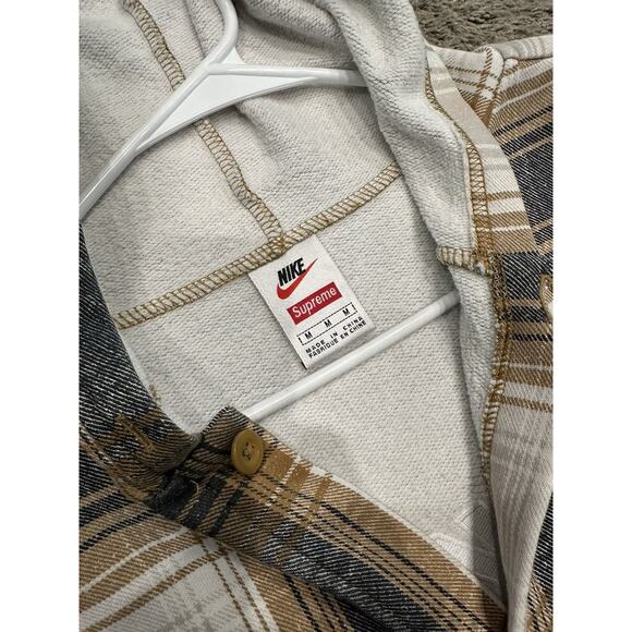 Supreme x Nike Flannel - Picture 3 of 3